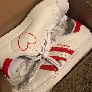 Adidas superstars NWB